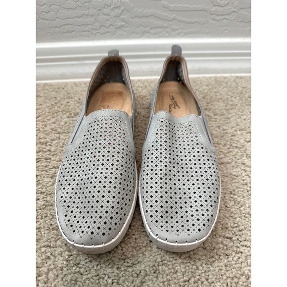 EASY STREET | Gray Athleisure Fresh Slip On Sneakers | Women’s 6.5 - Picture 3 of 7